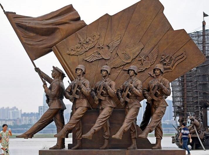 Esculturas que conmemoran el 90 aniversario de la fundación del EPL en Nanchang