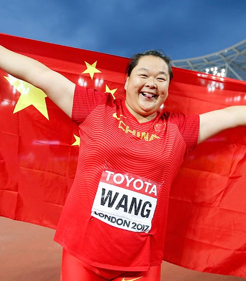 Wang Zheng de China gana medalla de plata en lanzamiento de martillo de Campeonato Mundial