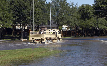 Crece preocupación sanitaria en Texas al retroceder las aguas después de Harvey