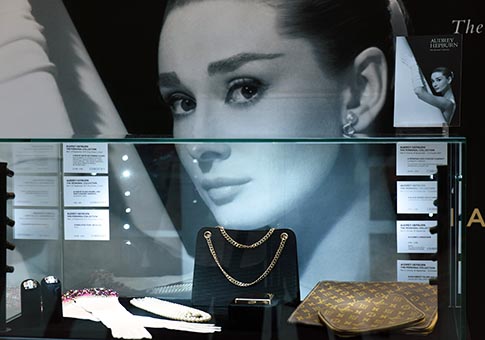 Se exhiben en Hong Kong colección personal de actriz Audrey Hepburn