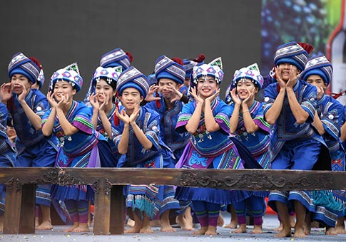 Guangxi: Festival Yifan en Luocheng