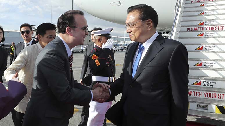 Primer ministro chino llega a Filipinas para reuniones Asia Oriental 
y visita oficial