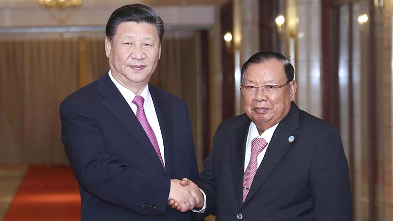 Xi se reúne de nuevo con Bounnhang en visita histórica y fructífera a Laos