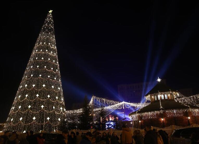 La decoración para la temporada navideña en Bucarest