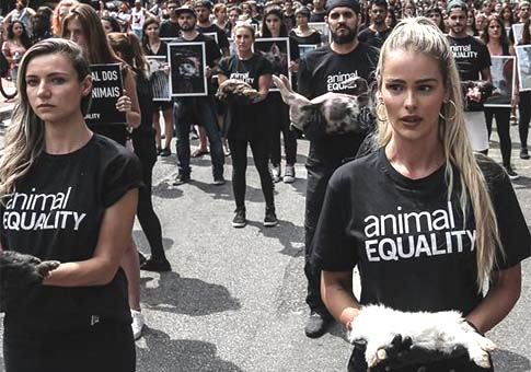Protesta en el "Día Internacional de los Derechos de los Animales"