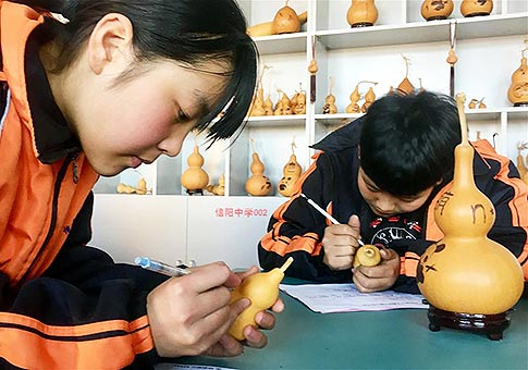 Shandong: Estudiantes aprenden a artes y técnicas culturales tradicionales