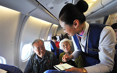 Más compañías aéreas permiten el uso de teléfonos móviles en aviones