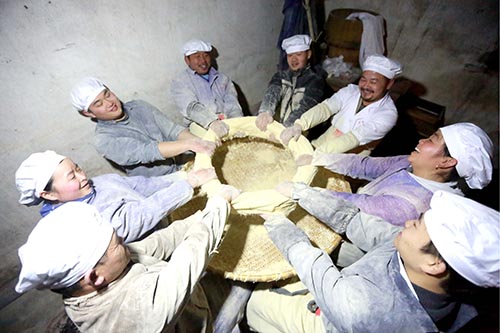 Jiangxi: "Sitang", una especie de bocadillo de azúcar de saludo al Año Nuevo en la villa de Diantou
