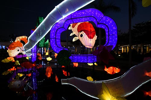 Feria de linternas para saludar al Festival de Primavera en Hong Kong