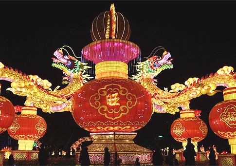 Celebran feria de linternas para darle la bienvenida al Festival de Primavera en Yunnan