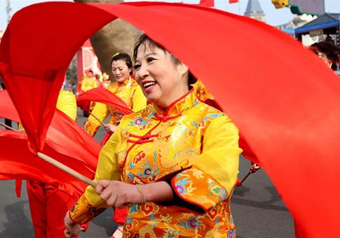 Celebran el Festival de la Linterna en toda China