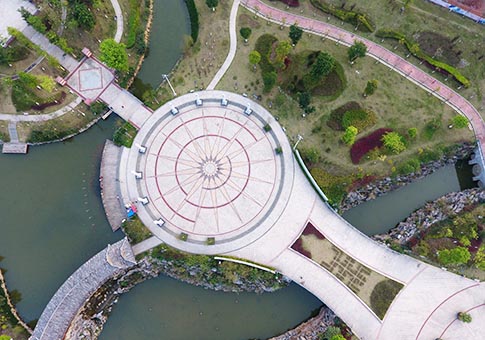 Guangxi: Vista aérea de Parque Miluotuo en Du'an Yao