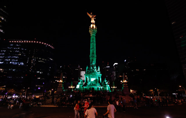 Ciudad de México apaga las luces por la Hora del Planeta