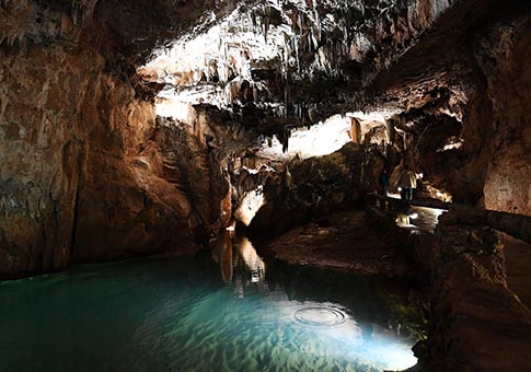 España: Cueva de Valporquero en León