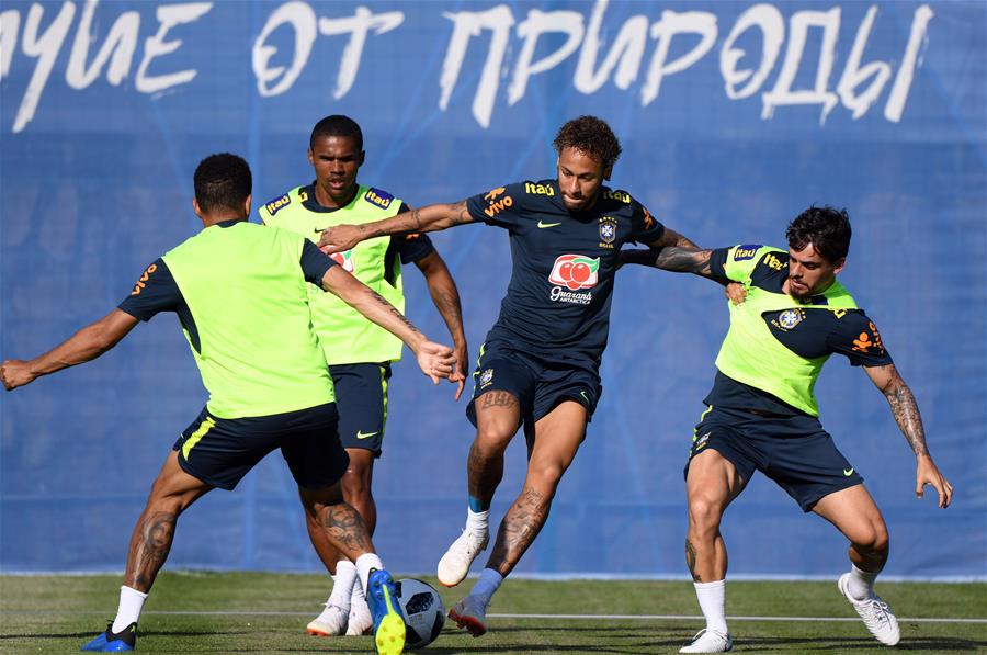 Rusia 2018: Neymar participa en entrenamiento
