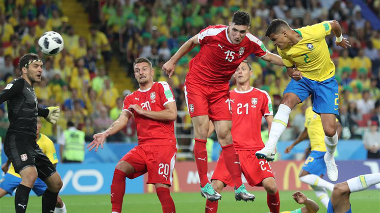 (Rusia 2018) Brasil asegura primera posición de grupo E con victoria 2-0 contra Serbia