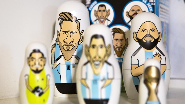 (Rusia 2018) ESPECIAL: Argentina apela a "mamushkas" de buena suerte para avanzar en Mundial