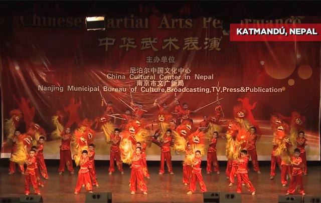 Espectáculo de artes marciales chinas en Katmandú
