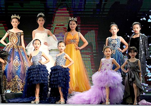 Shandong: Ceremonia de premiación de concurso de modelaje para niños en Qingdao