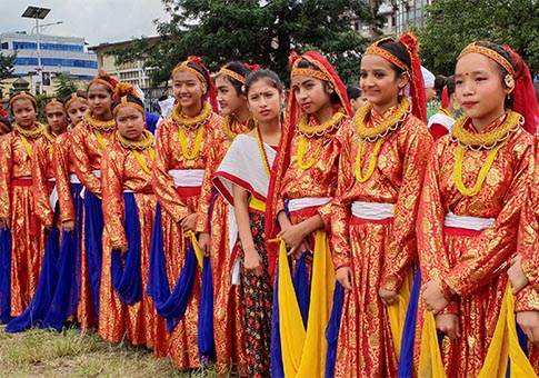 La celebración del festival Gaura en Tundikhel de Nepal
