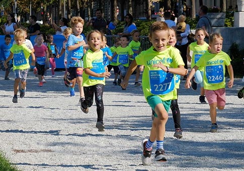 Croacia: Niños participan en la carrera humanitaria del UNICEF