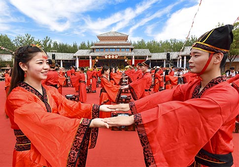 Anhui: Parejas se casan en ceremonia de boda grupal en Wuhu
