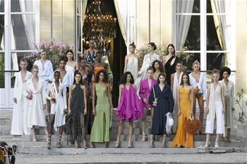 Desfile de modas de la colección femenil Primavera/Verano 2019 en París