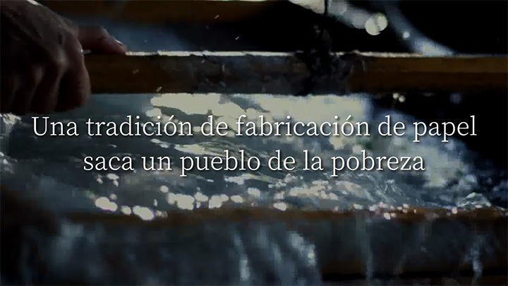Documental: Una tradición de fabricación de papel saca un pueblo de la pobreza