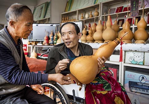 Wang Yingjie, un heredero de la pirografía sobre calabaza