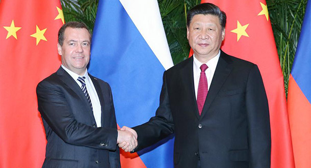 Xi se reúne con primer ministro de Rusia