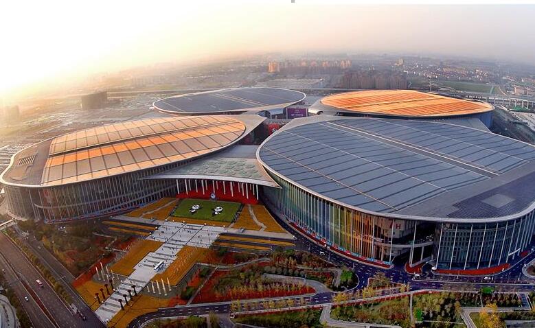 Vista aérea del Centro Nacional de Exposiciones y Convenciones en Shanghai
