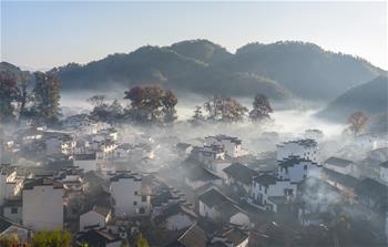 Vista del paisaje matinal de la villa de Wuyuan