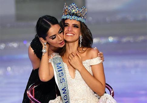 Modelo mexicana coronada Miss Mundo