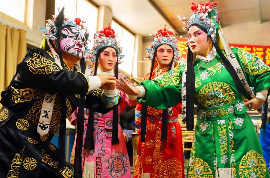 Hebei: Actores de Opera Jin se ocupan con ensayo para ofrecer presentaciones para celebrar año nuevo en condado de Jingxing