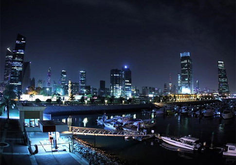 Vista nocturna de la Ciudad de Kuwait