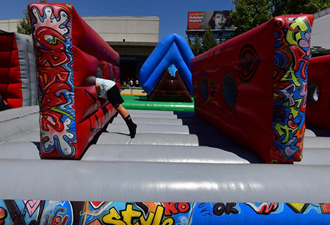 Circuito inflable "The Beast" en Chile