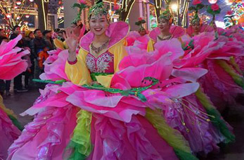 Desfile para celebrar el Festival de Primavera en Shaanxi