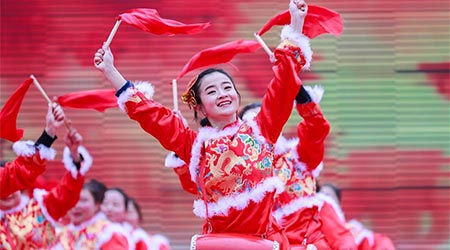 Festejan el Festival de los Faroles en China