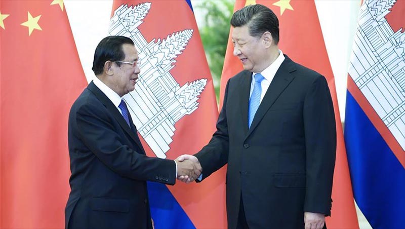 Xi Jinping se reúne con primer ministro de Camboya