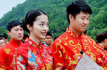 Ceremonia de boda colectiva en Jiangxi