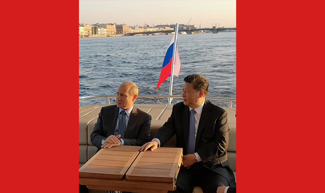 Xi y Putin se reúnen en San Petersburgo