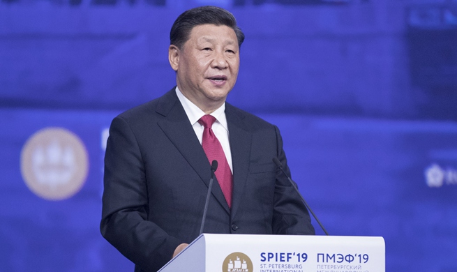 Xi destaca en SPIEF que desarrollo sostenible es "llave dorada" para resolver problemas globales