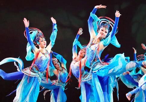 Artistas realizan presentación de Danza Dunhuang
