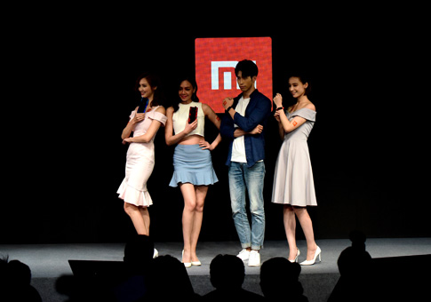 Presentan teléfono y pulsera inteligente de Xiaomi en Taipei
