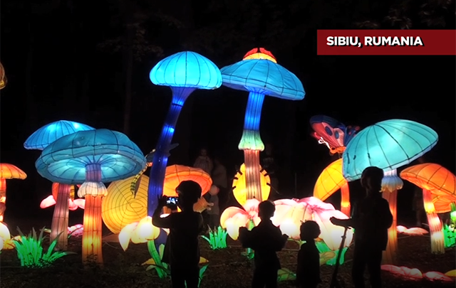 Linternas de fabricación china brillan en Sibiu, Rumania