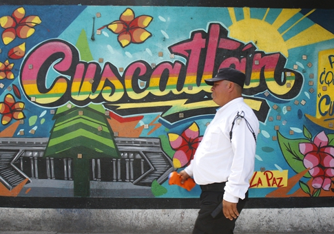 Mural del "GraffiTour" en El Salvador