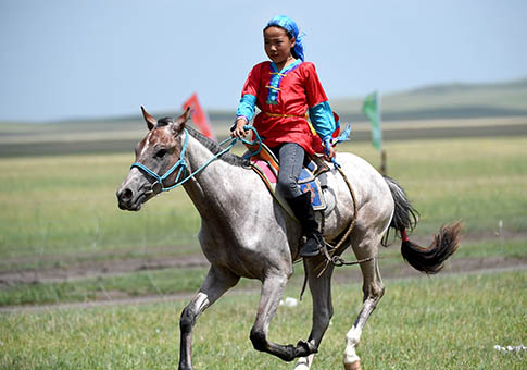Reconocida joven jinete de 10 años en Mongolia Interior