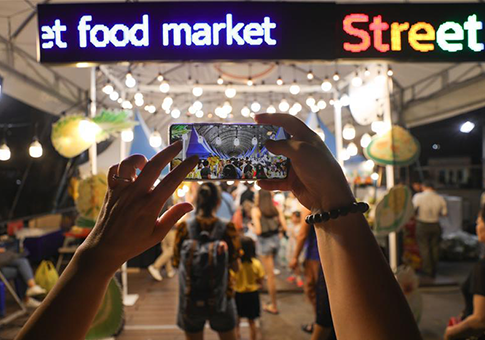 Mercado nocturno en Bangkok, Tailandia