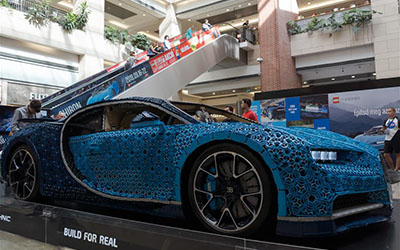 Réplica de Bugatti Chiron de tamaño natural hecha de bloques de Lego en Hungría