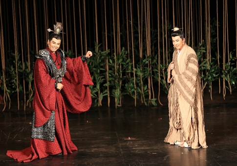 Presentan tradicional musical chino en Grecia